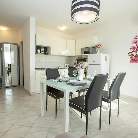 Andrija & Luce Apartment *